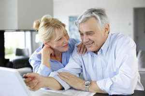 Платят ли налог с продажи дома по наследству пенсионером